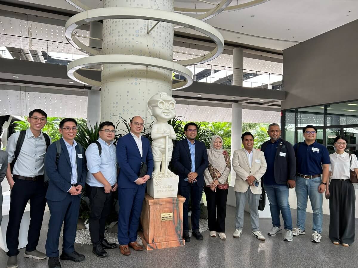 MedicalMet and the Malaysian delegation at the FPT Software campus in Ho Chi Minh City during DEX CONNEX Vietnam 2026