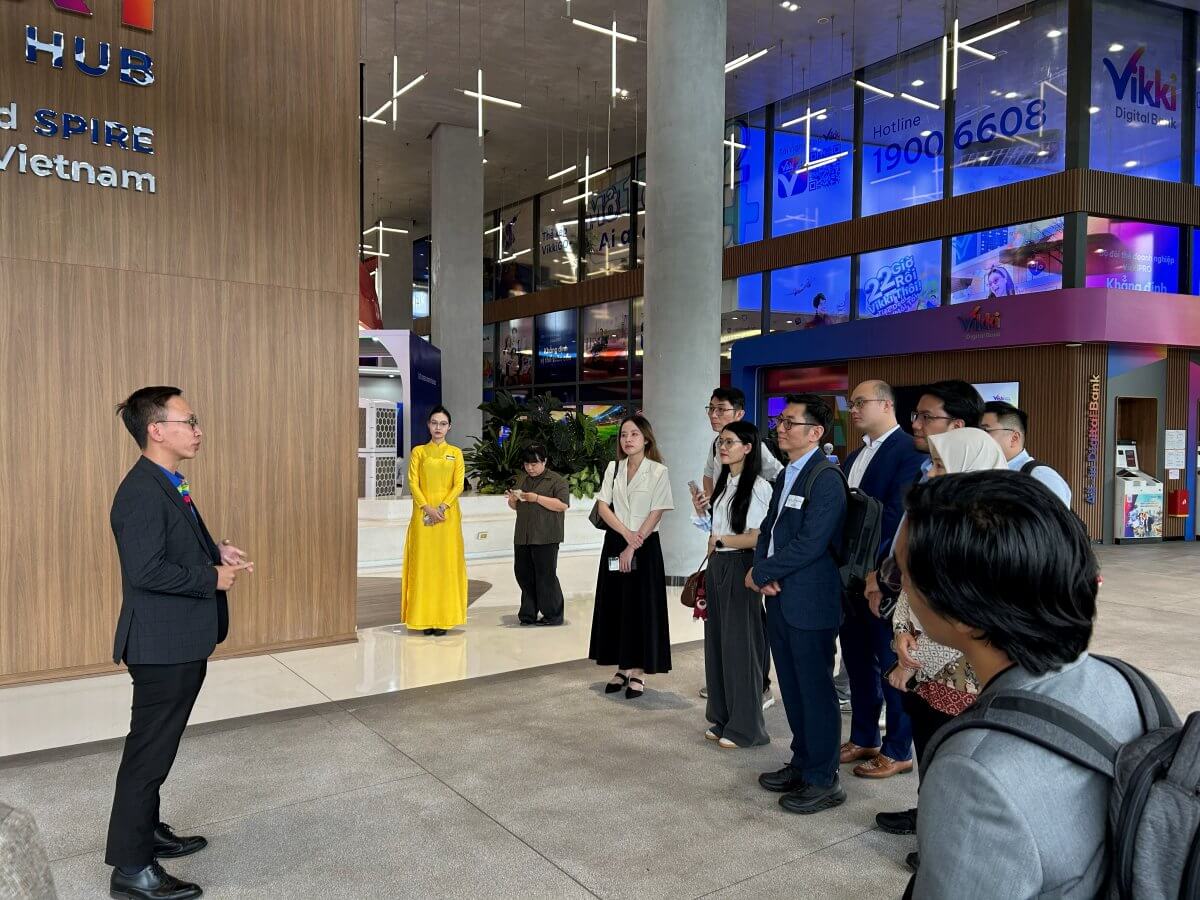 MedicalMet touring the Galaxy Innovation Hub in Ho Chi Minh City, Vietnam, during DEX CONNEX Vietnam 2026