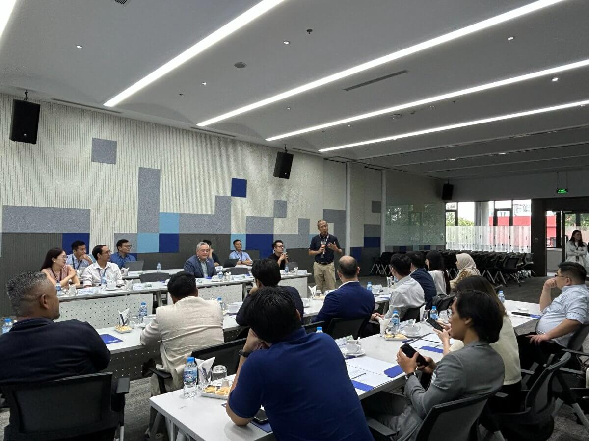 Market briefing for Malaysian technology companies including MedicalMet at Saigon Hi-Tech Park, Vietnam