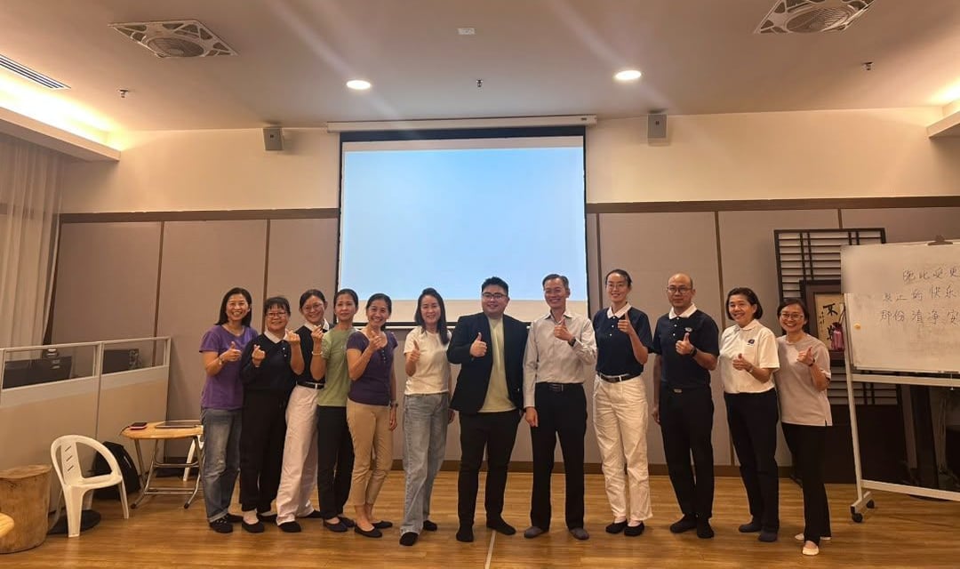 Tzu Chi International Medical Association volunteer doctors and nurses with the MedicalMet team at the Tzu Chi Jing Si Hall, Kuala Lumpur — MedicalMet